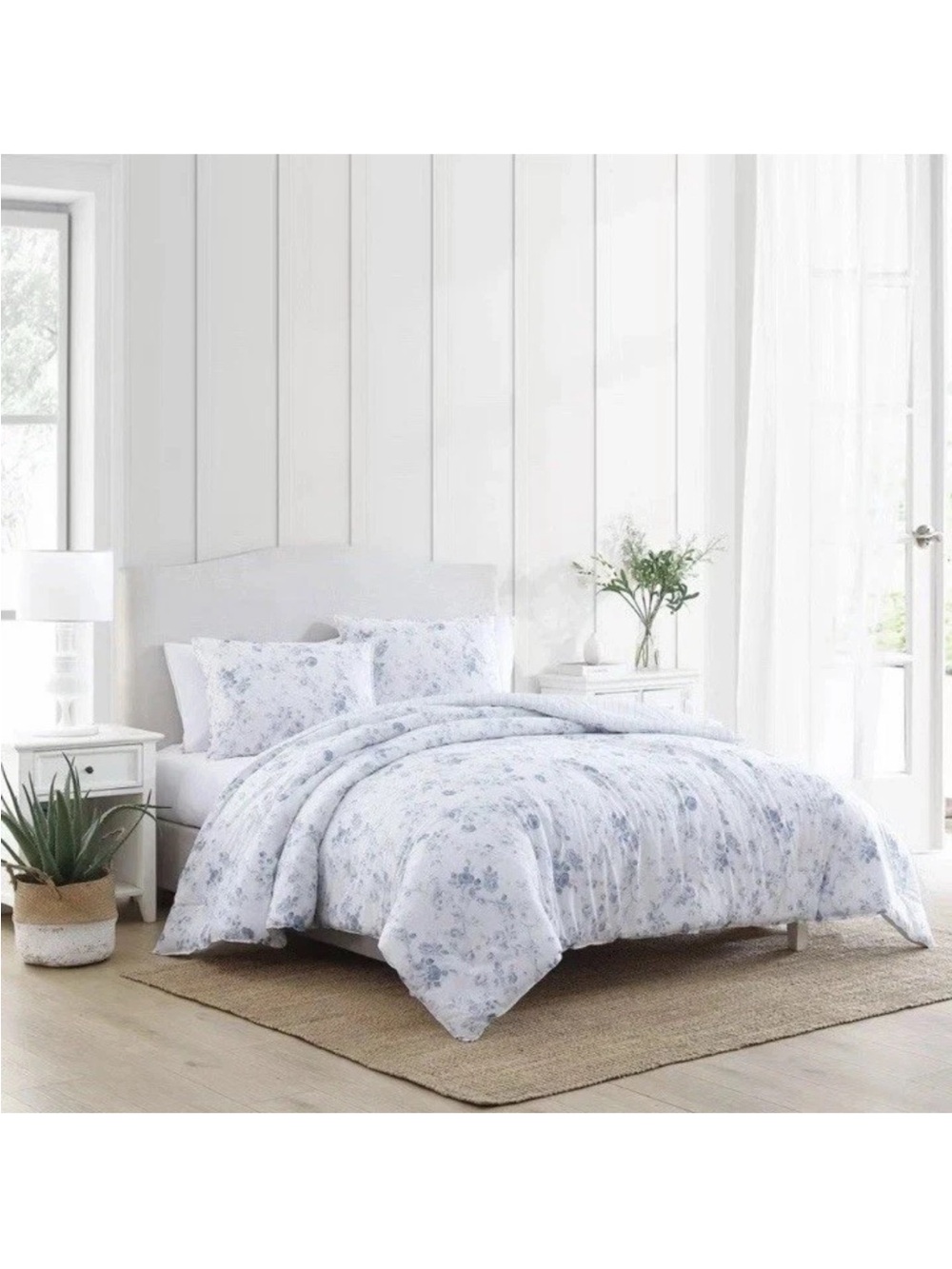 Laura Ashley Belinda Twin Blue Floral Reversible Cotton Comforter Set 2pc